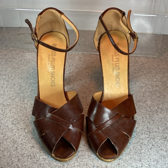 Vintage 80’s Brass Plum Shoes size 5 brown leather ankle strap wood stack heels - Picture 3 of 6
